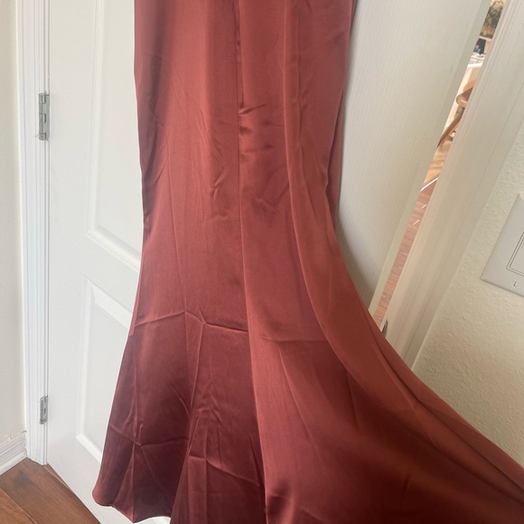 Lined long bridesmaid or special event dress. Never worn size 2 - Picture 3 of 7